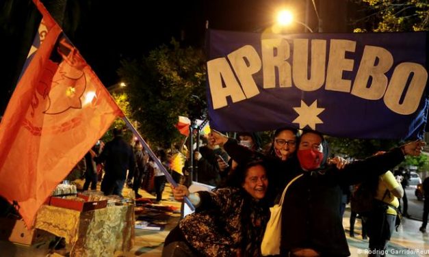 Chile aprueba con mayoría redactar una nueva Constitución