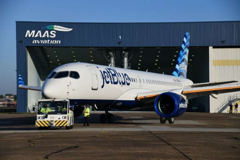 JetlBlue presume la cola “Hops” de su nuevo Airbus A220-300 para vuelos multidestino