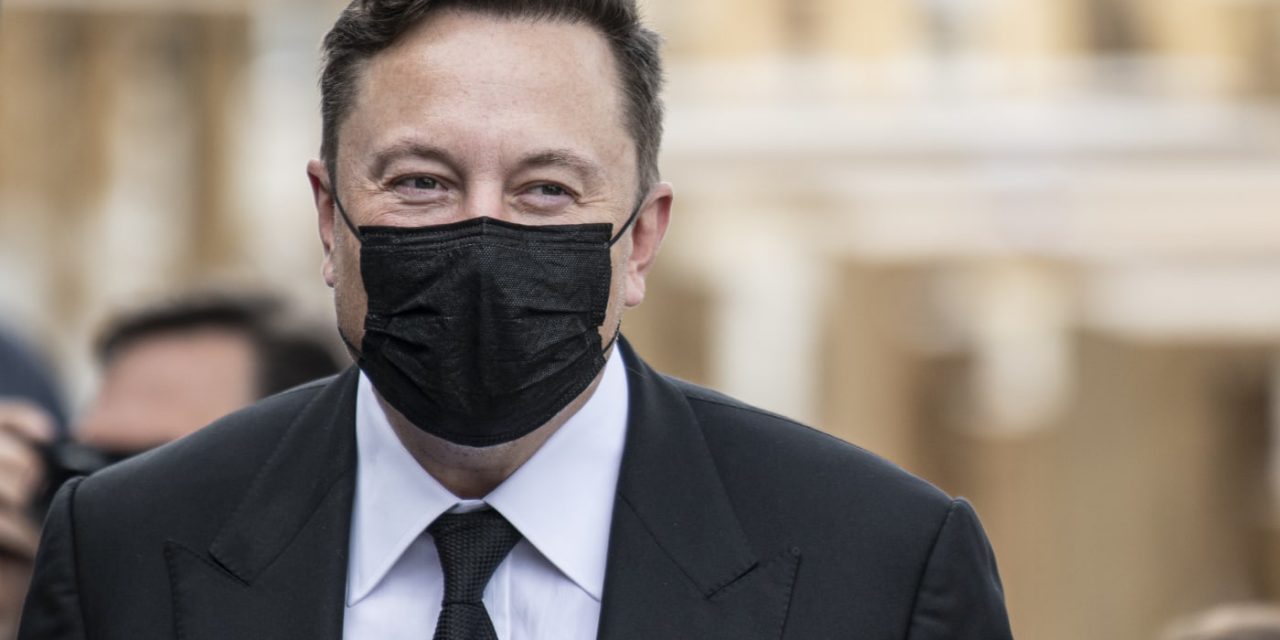 Elon Musk da positivo… y negativo a tests rápidos de coronavirus