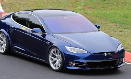 Estados Unidos investiga posibles fallas de suspensión en 115 mil vehículos Tesla