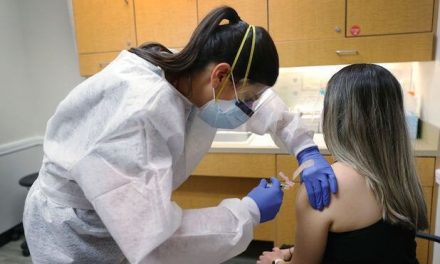 Un millón de personas ya se vacunaron contra Covid-19 en Estados Unidos