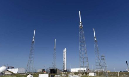 La nueva cápsula de carga de SpaceX viaja ya por el espacio hacia la EEI