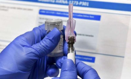 La FDA dice que la vacuna de Moderna es altamente efectiva