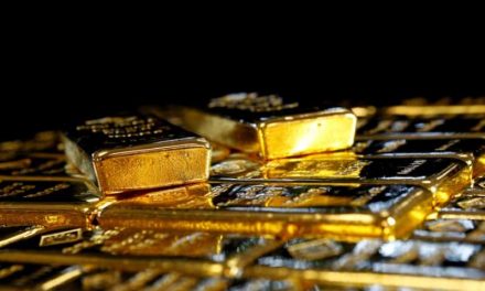 Oro rebota desde mínimo de 5 meses por dólar débil y preocupación por virus