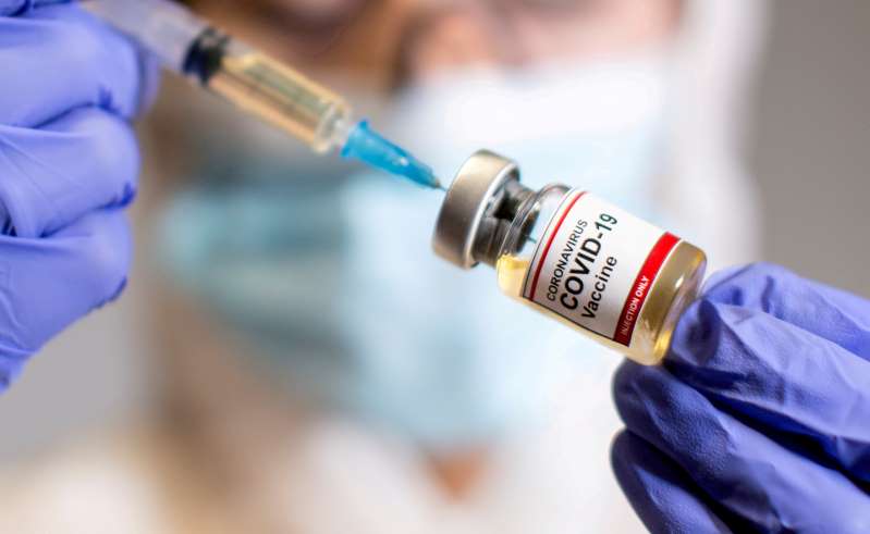Los CDC recomiendan que los primeros en recibir la vacuna sean los trabajadores de la salud