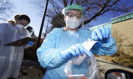 La nueva mutación del coronavirus se propaga más rápidamente y puede colapsar los hospitales en Estados Unidos