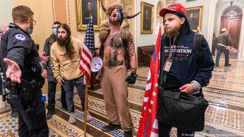 Arrestan a otros tres seguidores de Trump por asalto al Capitolio