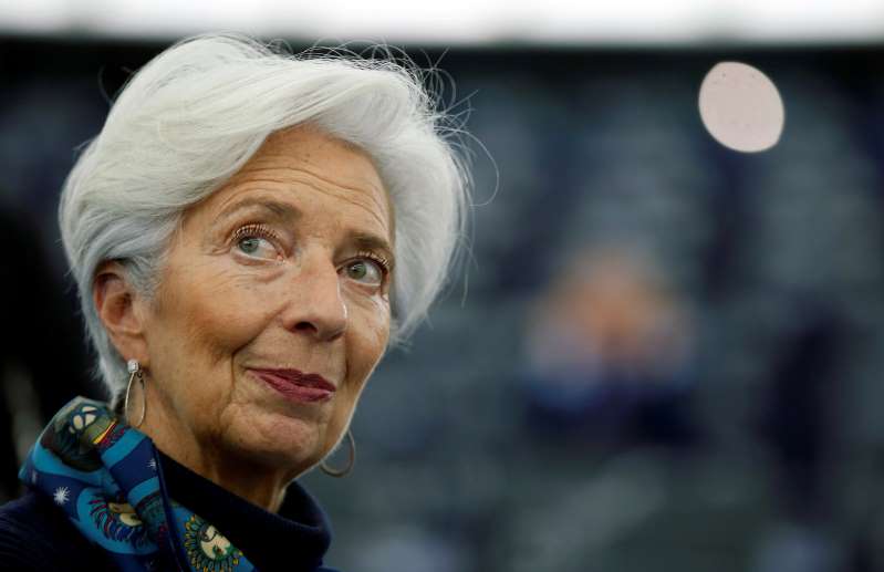 Lagarde reitera proyecciones económicas del BCE pese a confinamientos en Europa