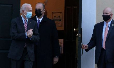 Biden promete firmar desde el día de su investidura decretos sobre pandemia, economía