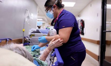 Estados Unidos vive el día más mortífero por la pandemia de coronavirus