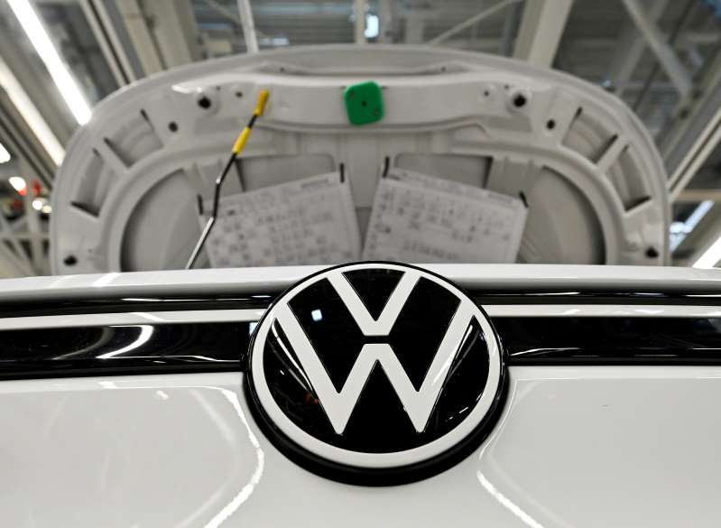 Ganancias de Volkswagen caen menos de lo esperado