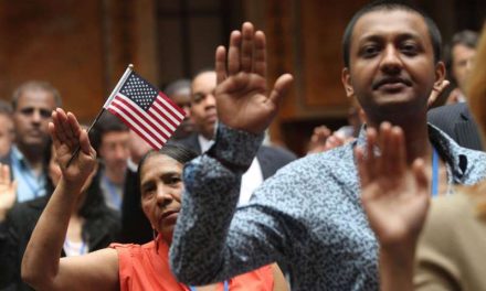Nueva York comienza a estudiar cómo apoyar a inmigrantes con la futura nueva ley
