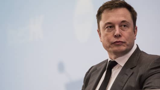 Tesla se descarga: los inversionistas meten reversa y las acciones de la empresa caen 20% en dos días