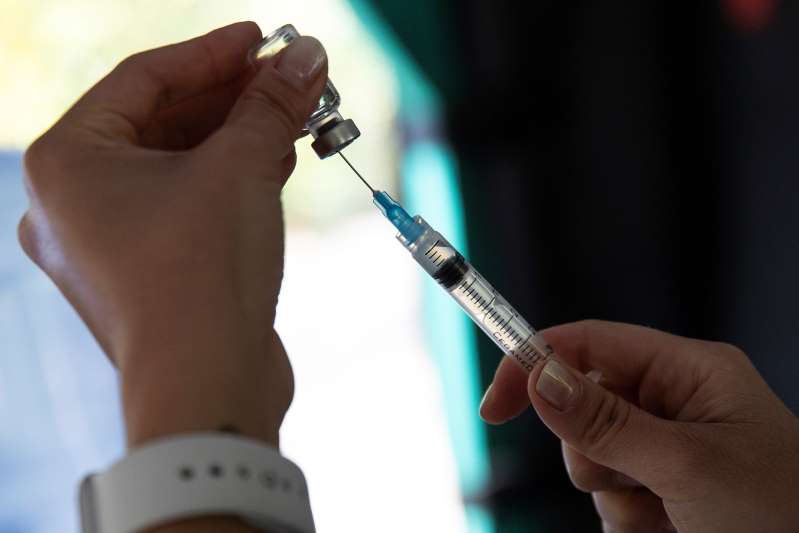 Chile vacuna a casi 1,4 millones de personas contra covid en solo una semana