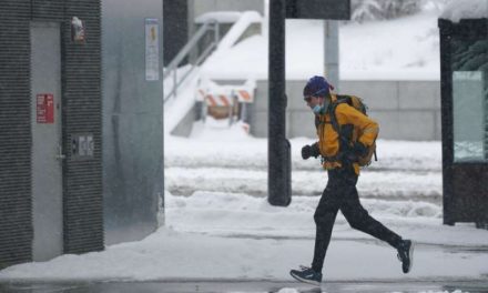 Tormenta invernal deja sin electricidad a noroeste de Estados Unidos