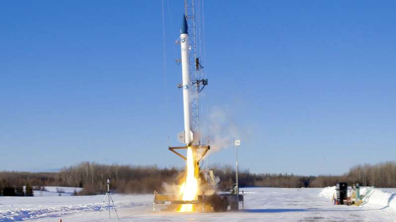 Compañía de Maine lanza con éxito prototipo de cohete