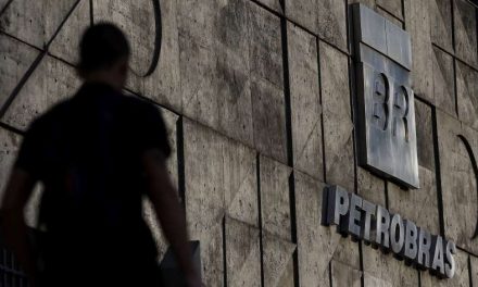 La brasileña Petrobras anuncia la venta de una refinería por 1.650 millones de dólares