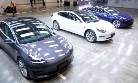 Tesla para temporalmente la producción de su Model 3