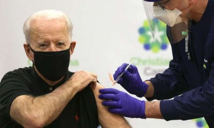 Biden celebra haber llegado a 100 millones de vacunados