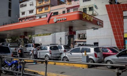 Industriales venezolanos buscan importar diésel desde Colombia por escasez
