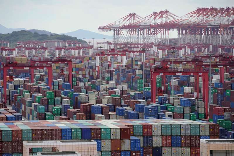 Exportaciones de China denominadas en dólares saltan 24,8% interanual en enero: oficial