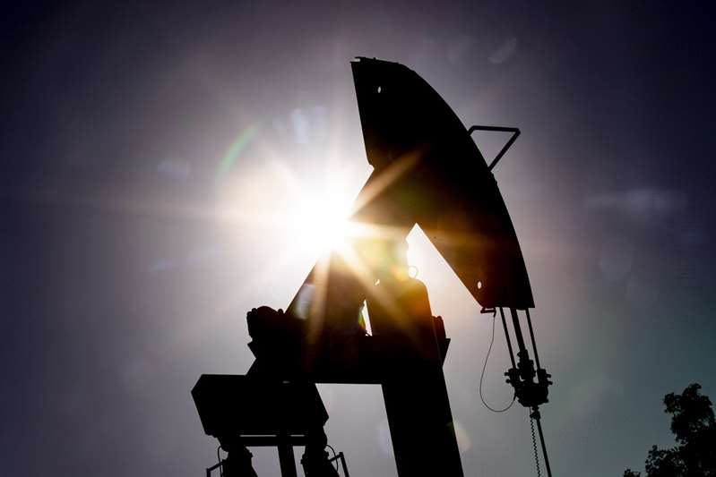 El petróleo de Texas sube 2,4 % hasta 61,42 dólares, pero baja un 6 % semanal