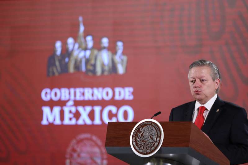 Llora el presidente de México por amparo. Presidente de la Suprema Corte de México le responde