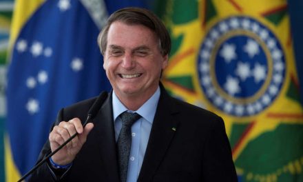 Bolsonaro dice que “sólo Dios” lo saca de la Presidencia de Brasil