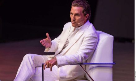El actor Matthew McConaughey luce como favorito a la gobernación de Texas