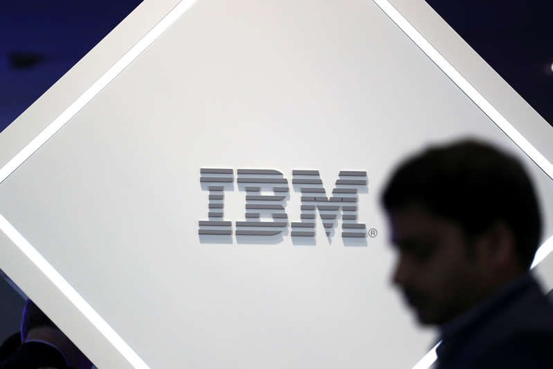 Ventas de IBM vuelven a crecer tras un año de caídas por fortaleza del negocio en nube