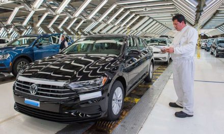 Volkswagen suspende la producción del Jetta y Tiguan en México