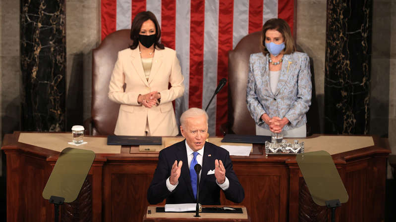 Biden anunció en su discurso ante el Congreso una inversión de $4 billones para crear empleos