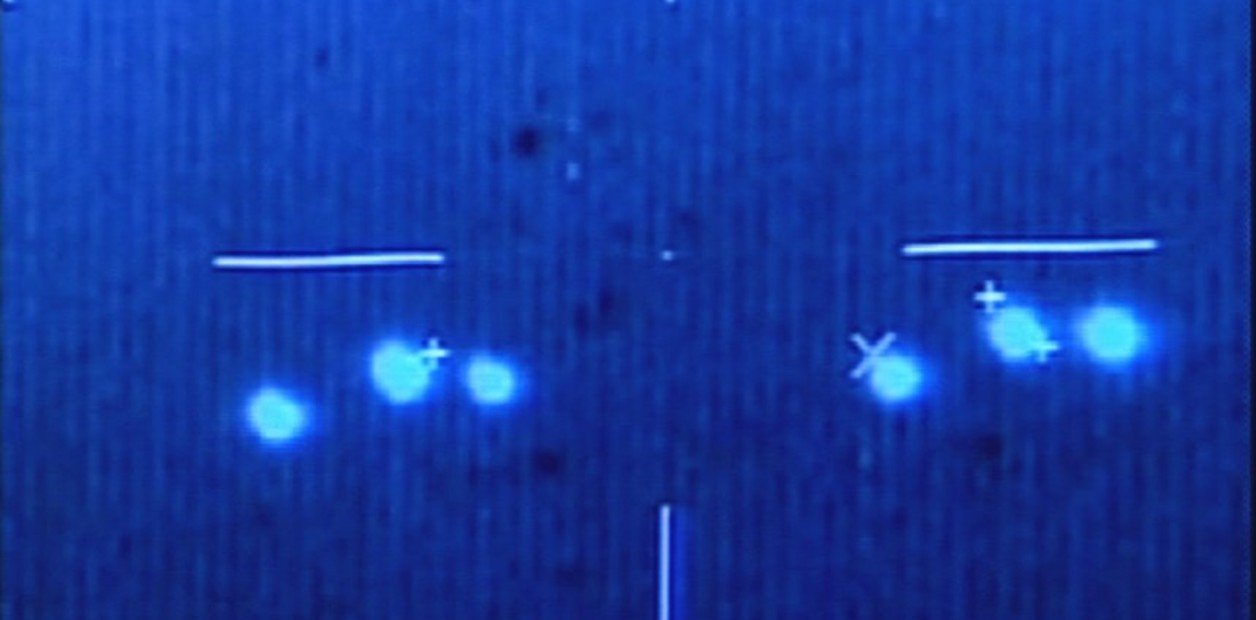 El Pentágono confirma que video filtrado de OVNIS volando sobre buques de la Armada es real