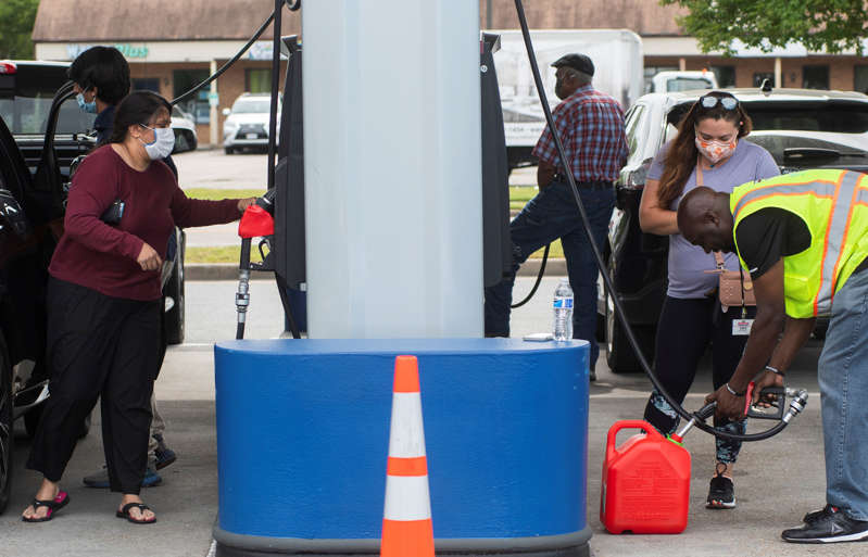 Cuatro estados declaran emergencia y cientos de gasolineras cierran por el ciberataque al oleoducto