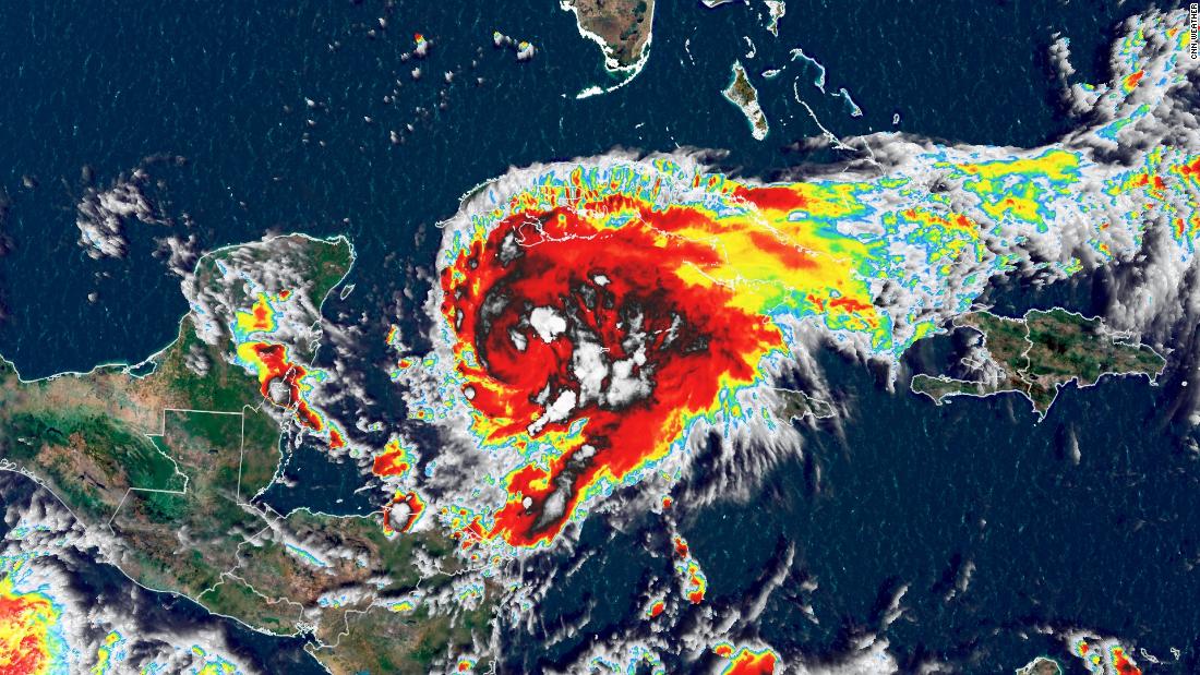Huracán Grace más fuerte al acercarse a México y Henri ya es casi huracán en ruta hacia Estados Unidos