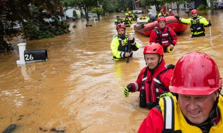 Vuelos cancelados, calles inundadas y cortes eléctricos tras el impacto de la tormenta tropical Henri