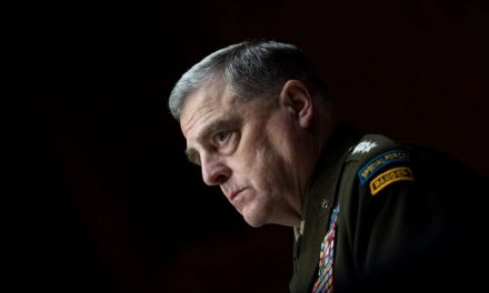 General máximo de Estados Unidos advierte de riesgos de ataques terroristas con talibanes al poder en Afganistán