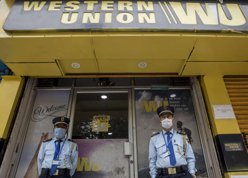 Western Union suspende todas sus transacciones a Afganistán