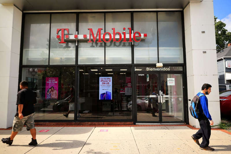 T-Mobile dice que el robo de datos que sufrió impactó a más de 5 millones de clientes