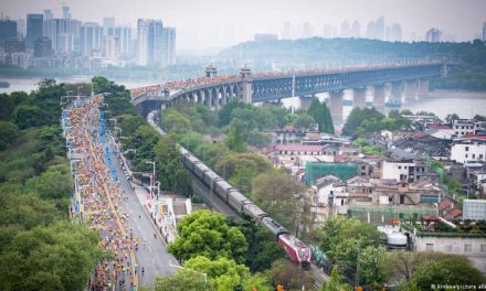 China aplaza maratón de Wuhan por rebrote de COVID-19