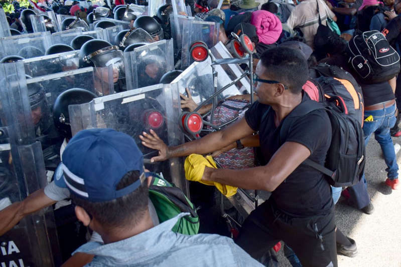 Estados Unidos está en alerta por caravana migrante; FEMA rechaza a Texas declarar emergencia