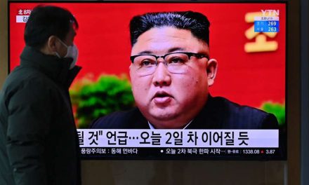 Kim Jong-Un promete construir un ejército “invencible” para Corea del Norte y critica a Estados Unidos