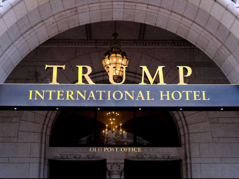 Donald Trump acuerda vender el polémico hotel de Washington DC a una empresa que planea cambiar su nombre