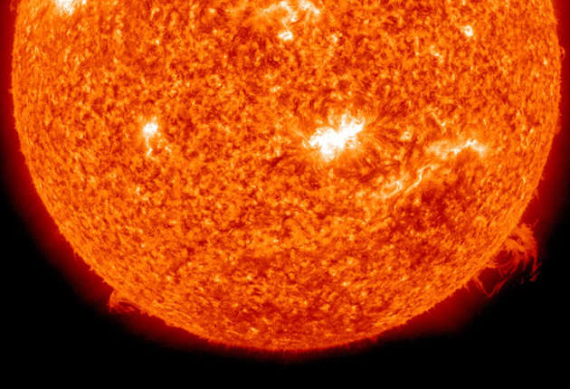 Tormentas solares ‘caníbales’ se dirigen hacia la Tierra y podrían derribar satélites y líneas eléctricas