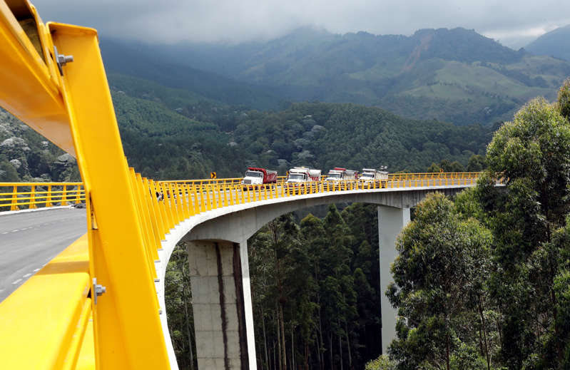 Colombia se abre paso a través de los Andes con un complejo de obras viarias