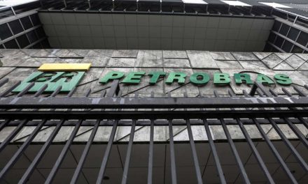 Petrobras promete distribuir 70.000 millones dólares en dividendos en cinco años