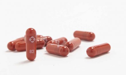 Panel de FDA avala píldora de Merck contra COVID-19