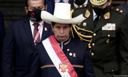 Fiscalía de Perú interviene sede de Gobierno por denuncia de corrupción