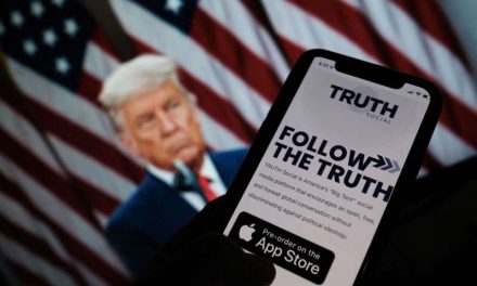 Donald Trump recauda $1,000 millones para su red “Truth Social”
