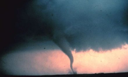 Urgente: Emiten alerta de tornado para ocho estados en Estados Unidos